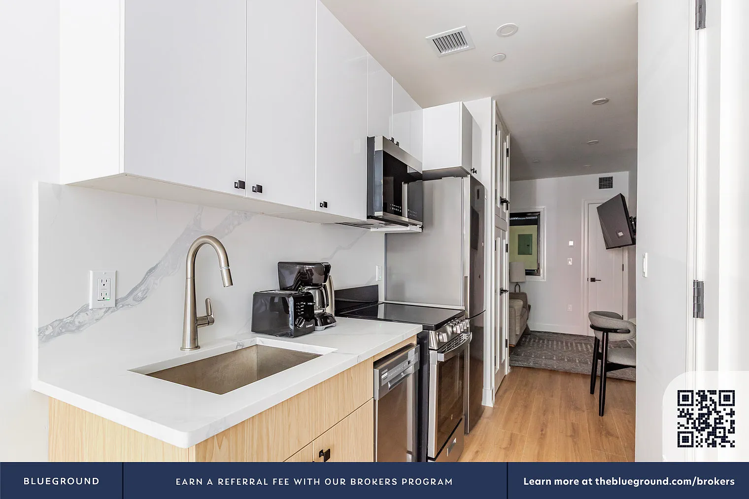 307 West 39th Street — Photo 3