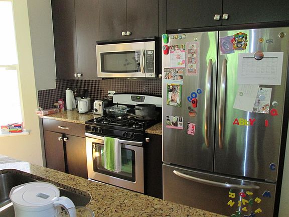 3rd image of 4742 N Sawyer Ave