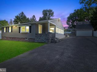 2715 Century Ln, Bensalem, PA 19020