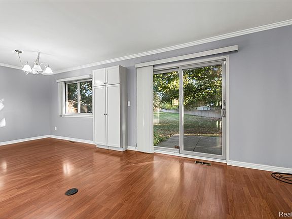 4th image of 3711 Old Creek Rd