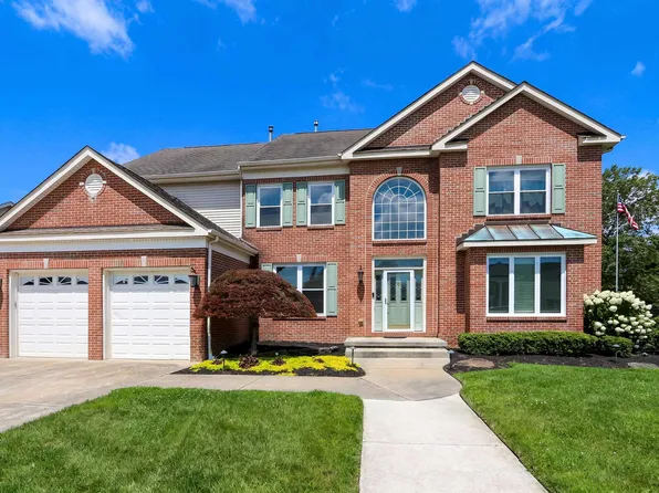 2 Pebble Beach Dr, Egg Harbor Township, NJ 08234