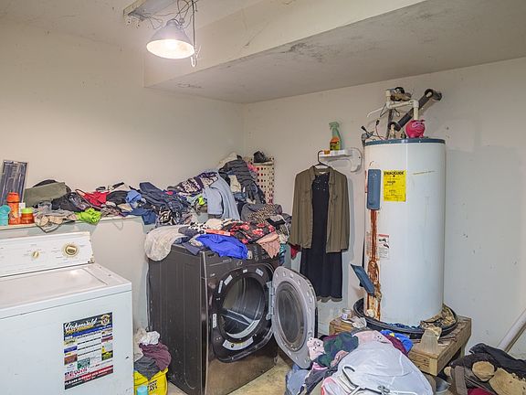 12th image of 156 Tracy Rd