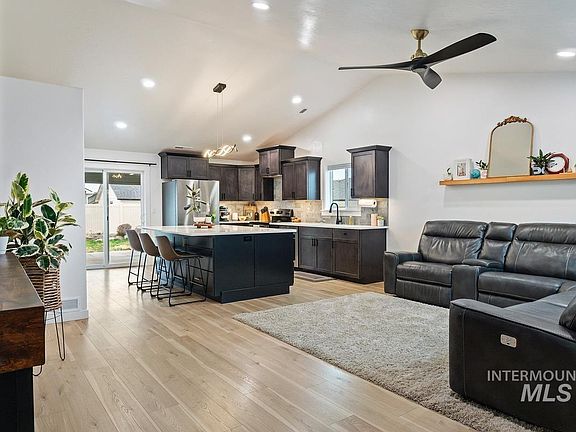 5th image of 11402 Queensland Dr