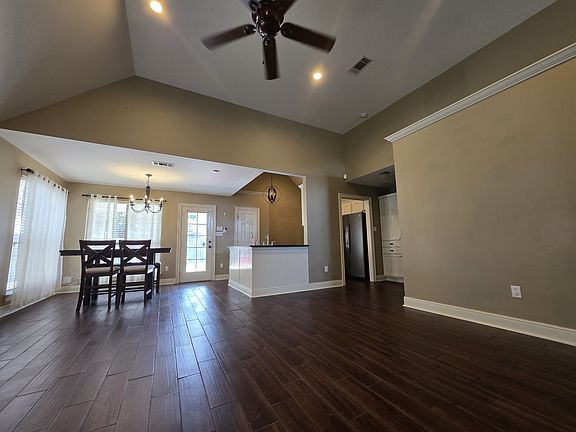 5th image of 18410 Three Bars Dr