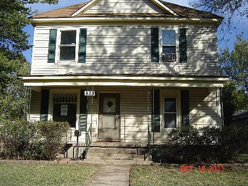 1st image of 823 N C St