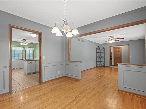 4th image of 7211 N Highland Ave