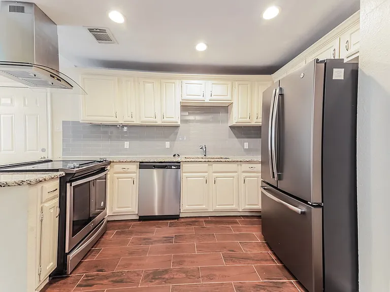 1208 Paintbrush St — Photo 8