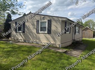 514 E Dahlgren St, Crown Point, IN 46307