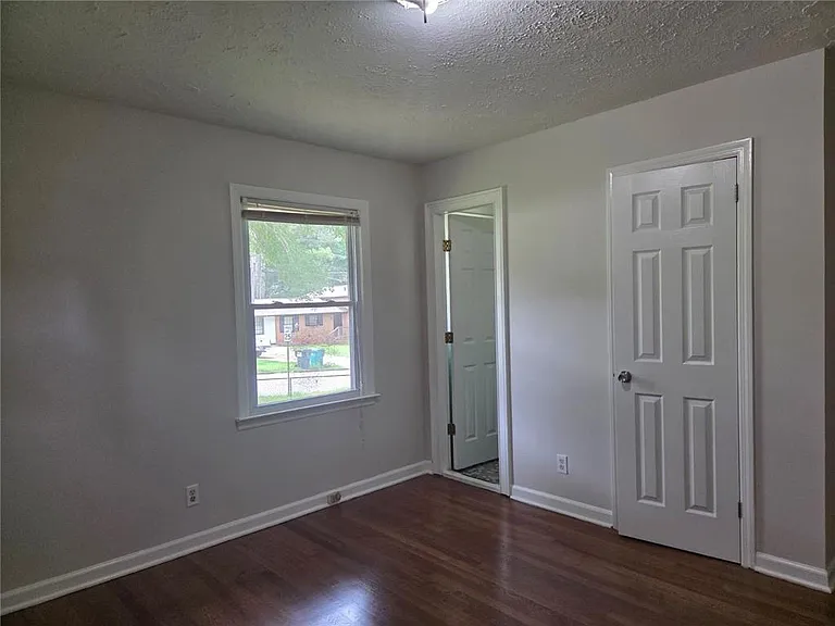 4609 Puckett St — Photo 6