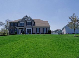 6 Robin Hill Rd, Mechanicville, NY 12118