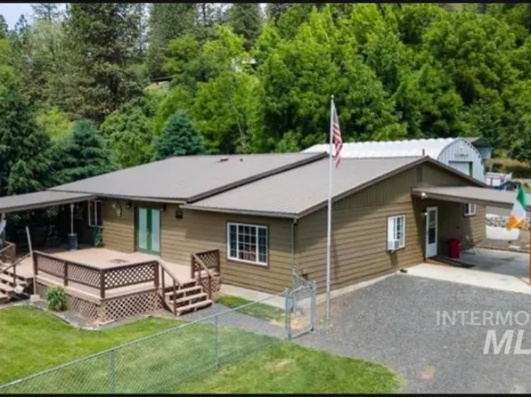 39 Fish On Dr, Ahsahka, ID 83520