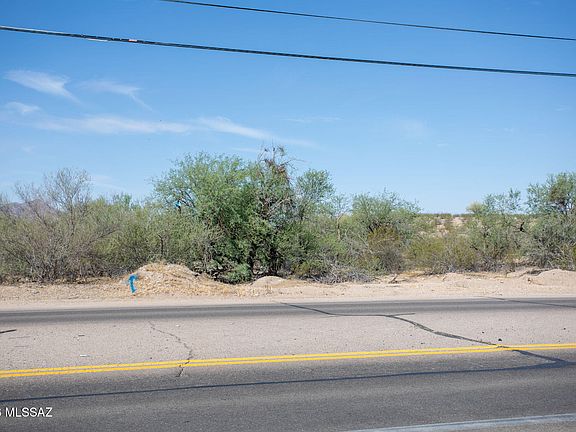 3rd image of 5449 N Silverbell Rd