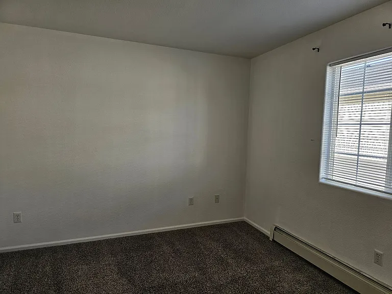 1240 Taft Ave — Photo 3