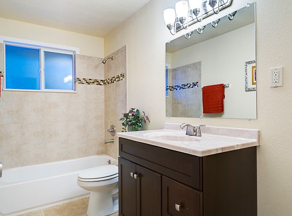 Beautifully renovated main bathroom