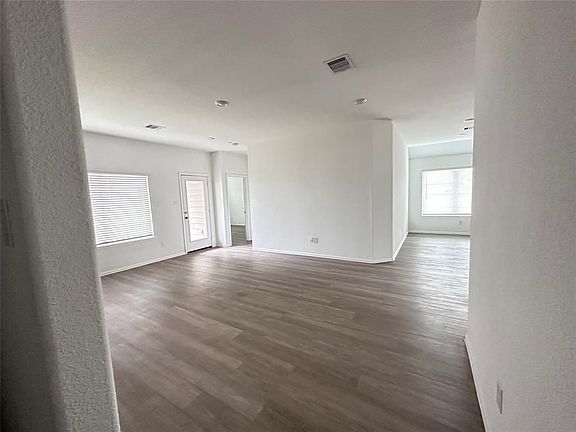 4th image of 7502 Auburn Haven Trl