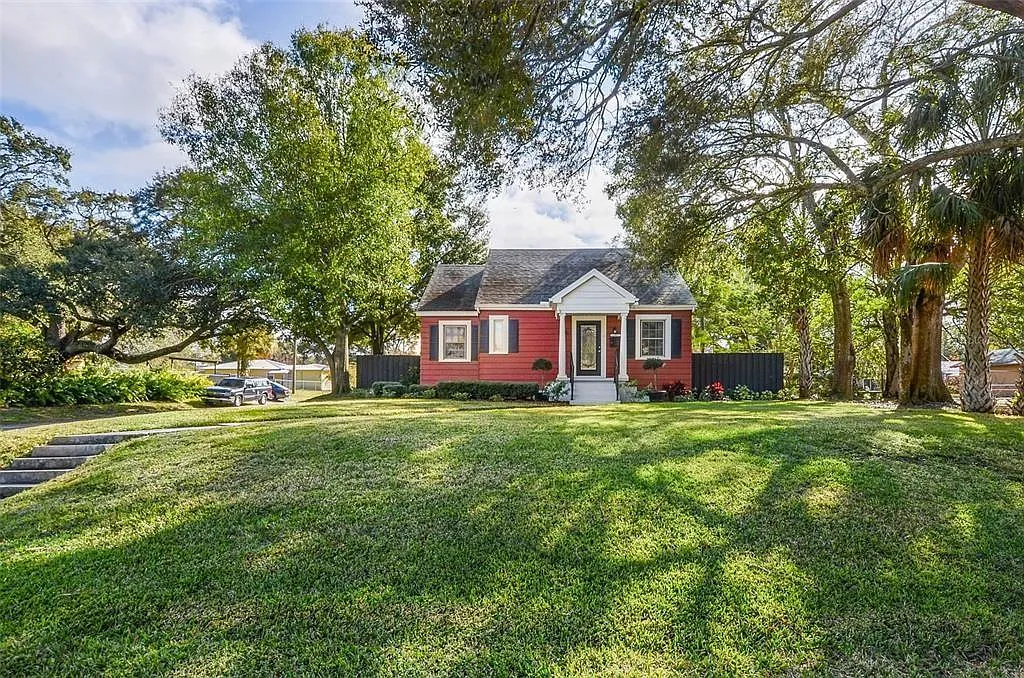 3 bed, 1380 sqft, $3,175 — Photo 1