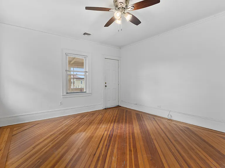 264 Laurelton Blvd #2 — Photo 16