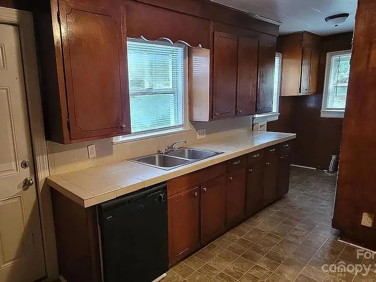 2517 Crispin Ave — Photo 5