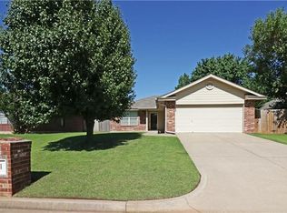 321 Marrgate Dr, Yukon, OK 73099