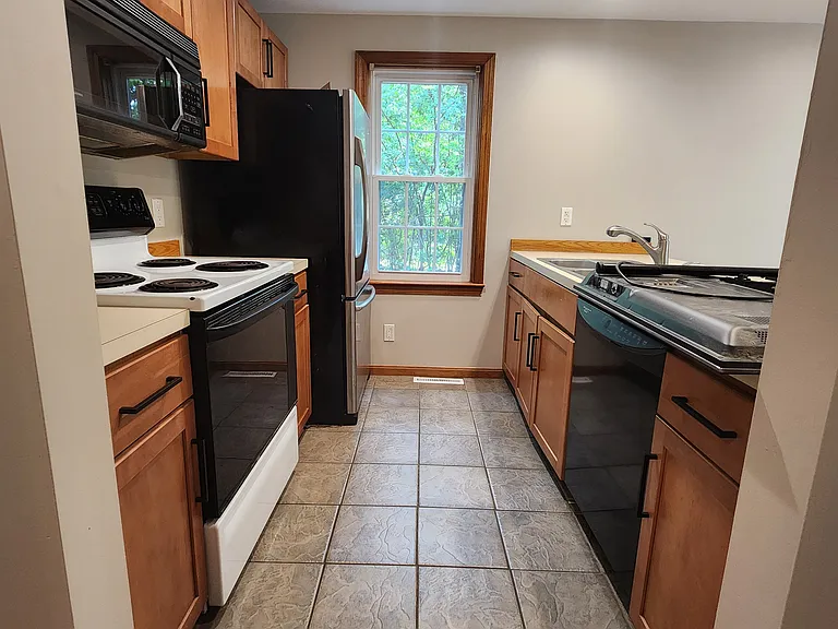 21 Glengarry Dr #21 — Photo 6