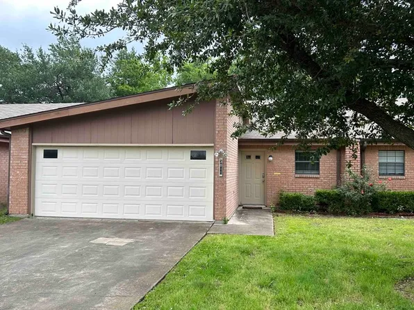 3008 Charlinda St, Commerce, TX 75428