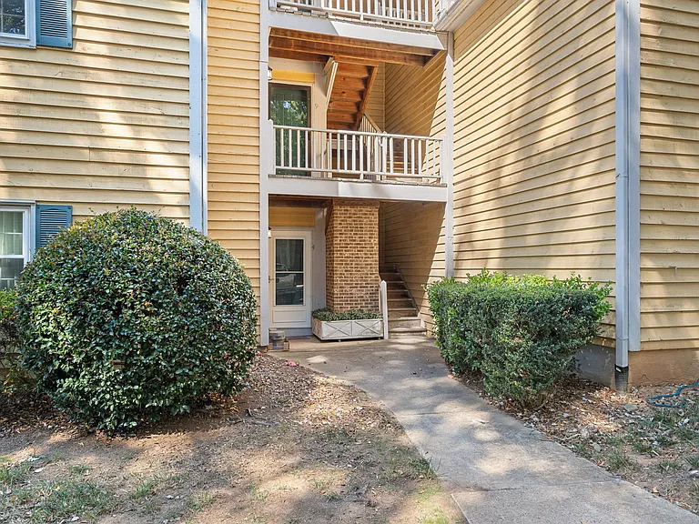 3302 Selwyn Farms Ln #9 — Photo 24