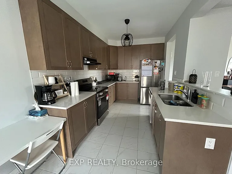 1045 Curraglass Walk — Photo 8