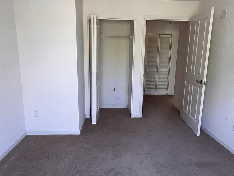 26 Schoolhouse Dr #204 — Photo 30