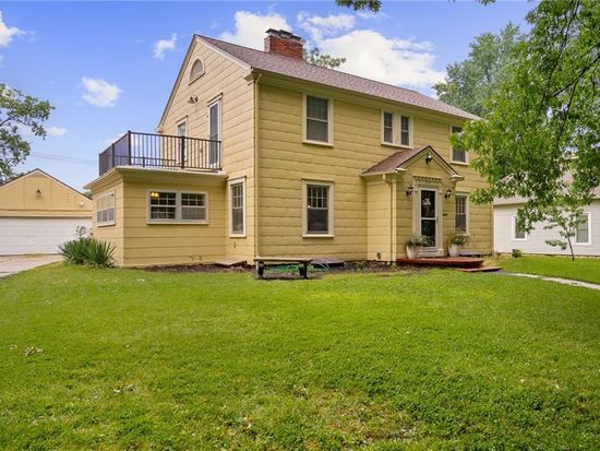 924 S Hickory St, Ottawa, KS 66067
