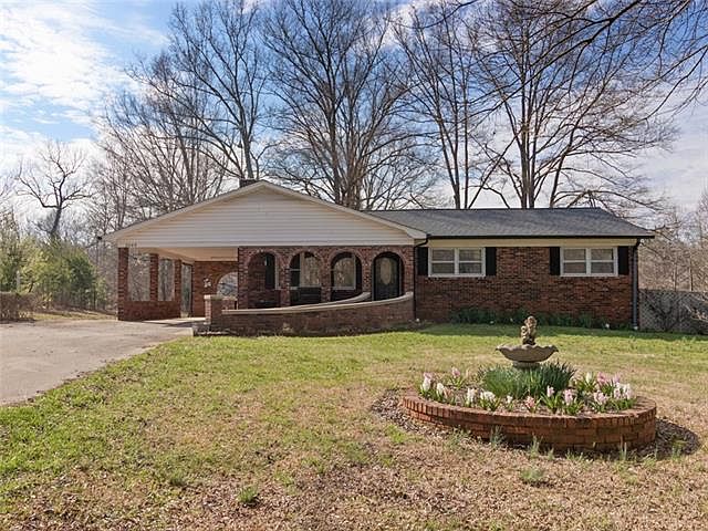 1st image of 2045 Hobby St