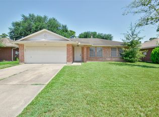2311 Old Oak Ln, Kingwood, TX 77339