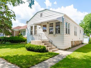 9526 Henrietta Ave, Brookfield, IL 60513