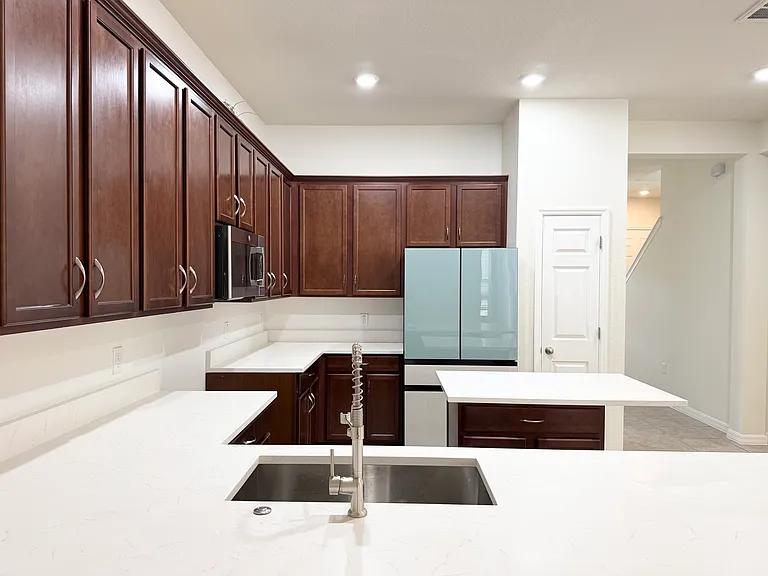 12621 Salomon Cove Dr — Photo 4