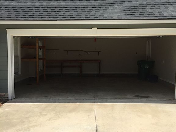 2 Car Garrage w/ Attic