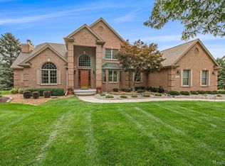 11308 Fawn Valley Trl, Fenton, MI 48430