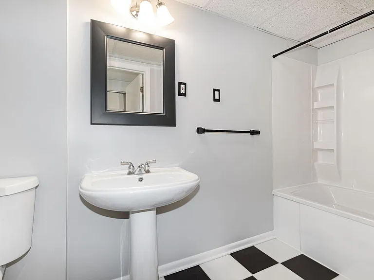 17020 Briardale Rd — Photo 28