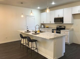 417-419 N Maple St, Kermit, TX 79745