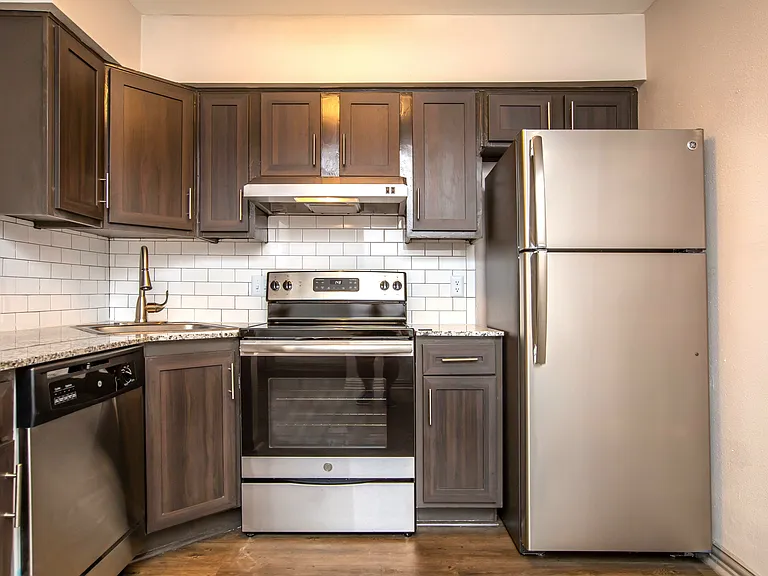 The Burke Apartments — Photo 38