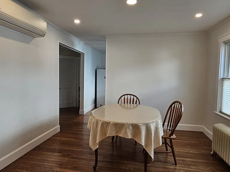 503 Belmont St — Photo 3