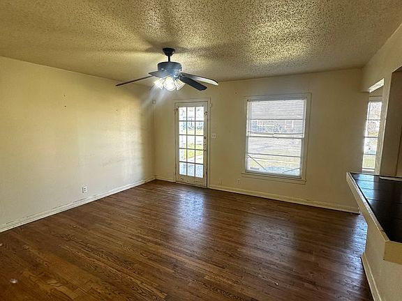 3rd image of 4621 Houghton Ave