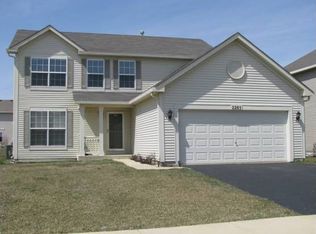 2285 Stacy Cir, Montgomery, IL 60538