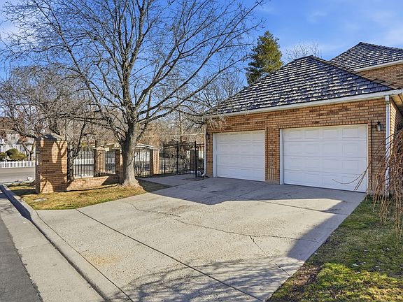 3rd image of 4507 S Countrylane Rd