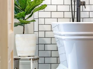 385 21st St SE, Cedar Rapids, IA 52403