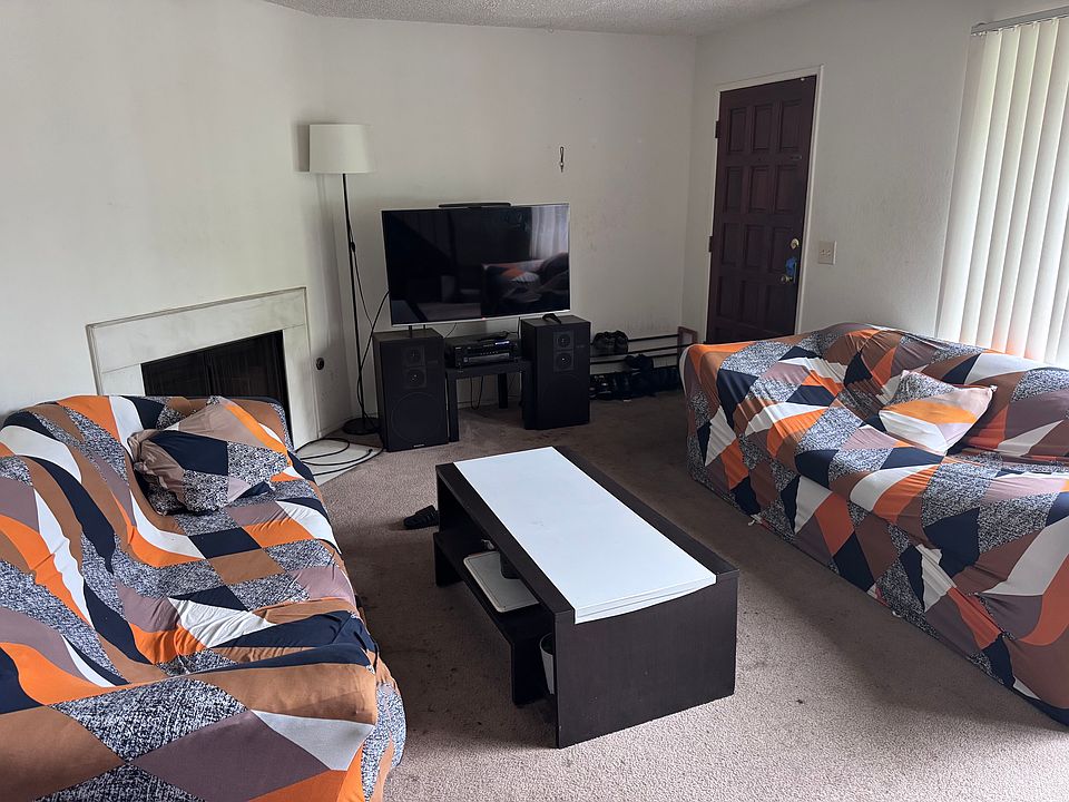 1st image of 215 S Hudson Ave APT 4