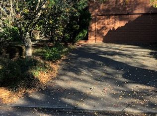 9604 SW 50th Ave, Portland, OR 97219