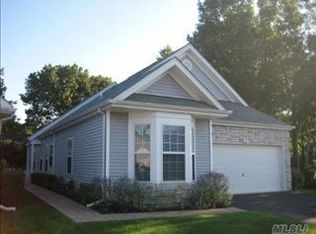 436 Leisure Dr, Ridge, NY 11961