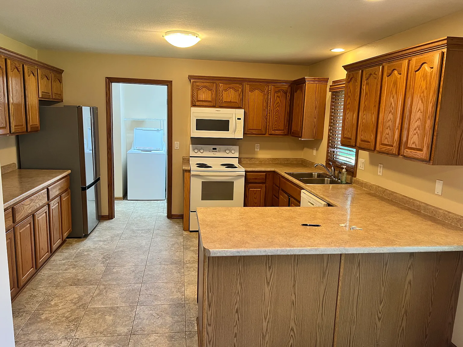 2 bed, 1070 sqft, $1,500 — Photo 3