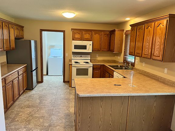 3rd image of 101 W South St #101