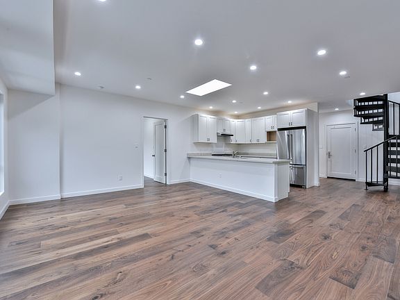 3rd image of 124 San Bruno Ave #2