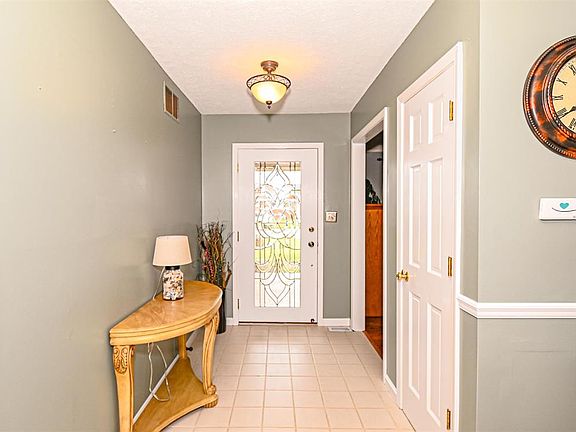 3rd image of 916 Parkway Dr